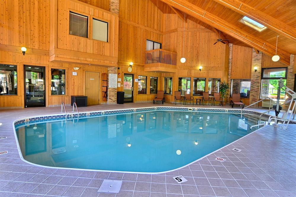 Quality Inn East Liverpool Exterior photo