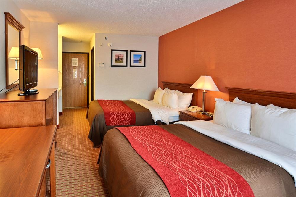 Quality Inn East Liverpool Exterior photo
