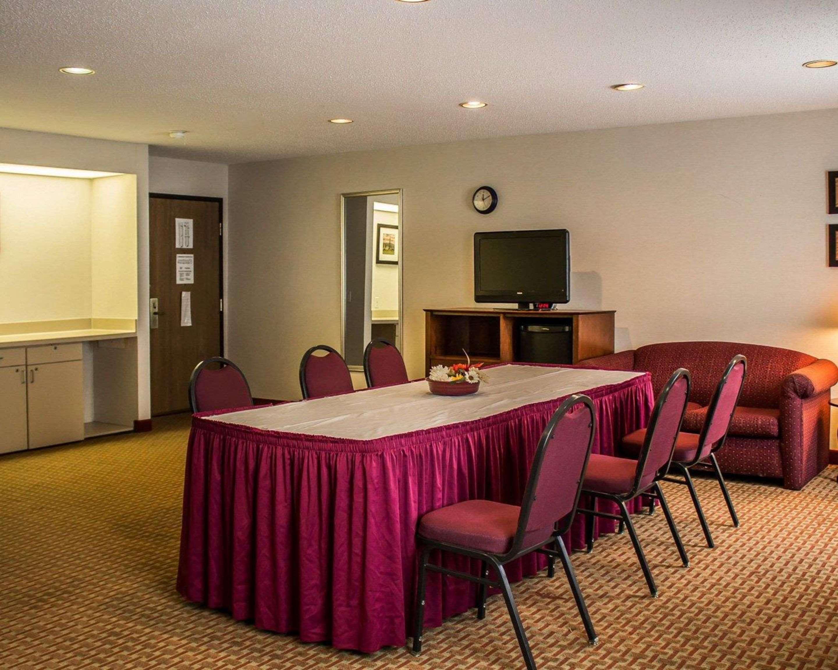 Quality Inn East Liverpool Exterior photo