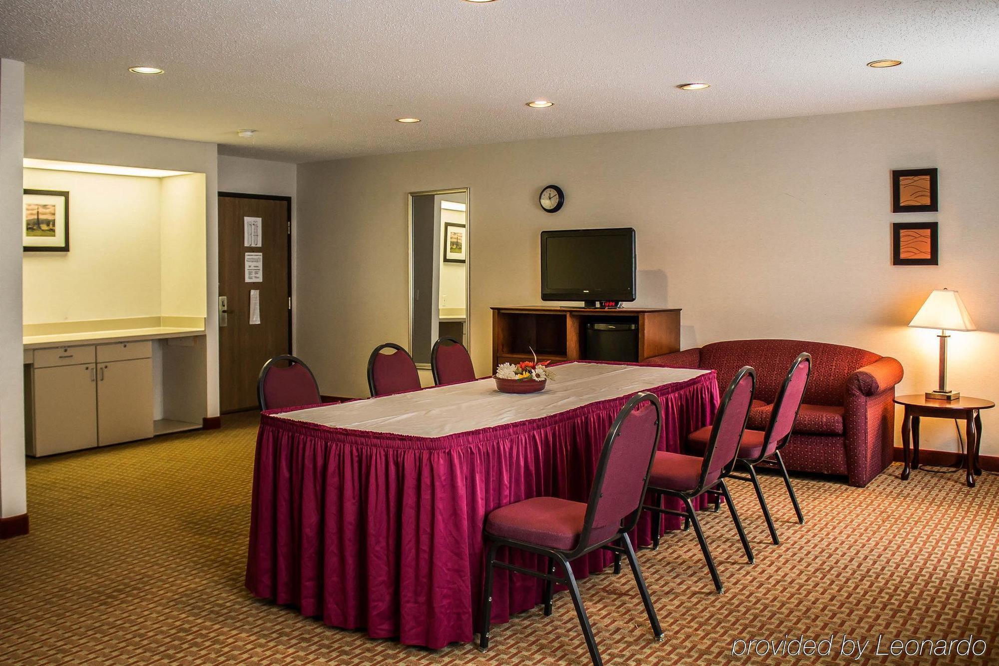 Quality Inn East Liverpool Exterior photo