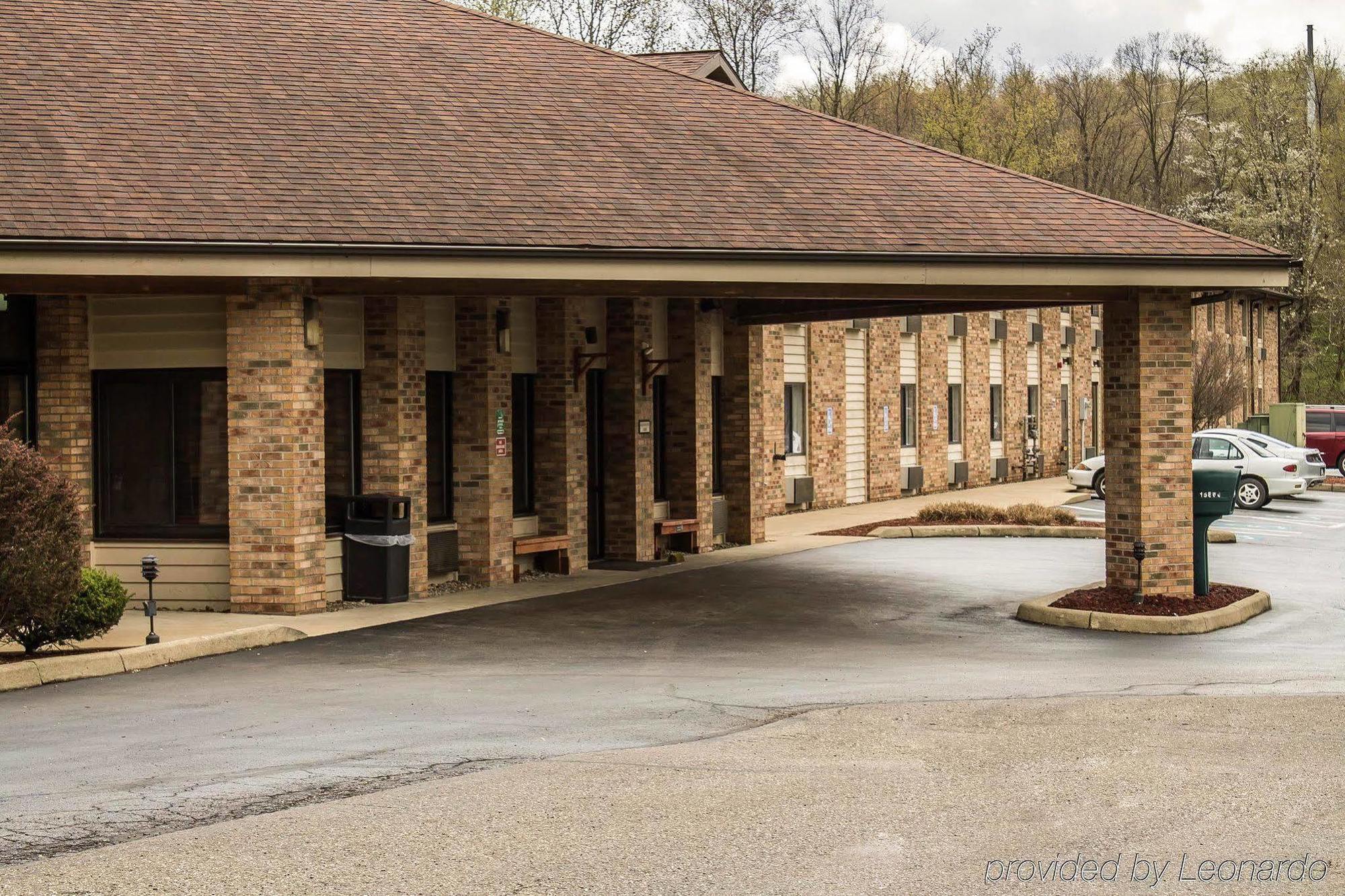 Quality Inn East Liverpool Exterior photo